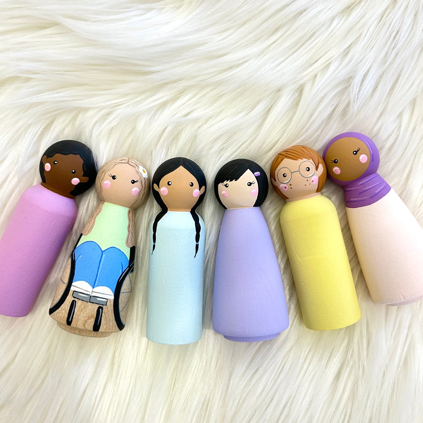 Diversity Friends Peg Set